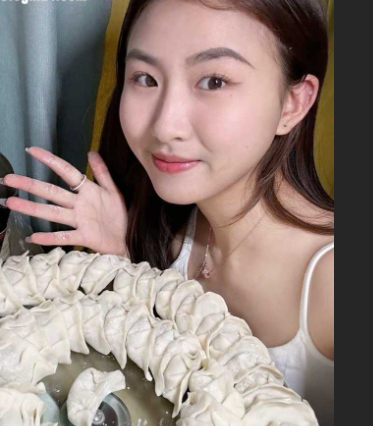 重庆反差小网红 徐雯瑶 **的专属*奴 *上刑具** 让人欲罢不能