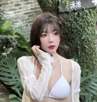 顶流网红 徐莉芝 泳池照片 身穿白X比基尼于崇左旅拍 身材火辣曲线极其迷人！