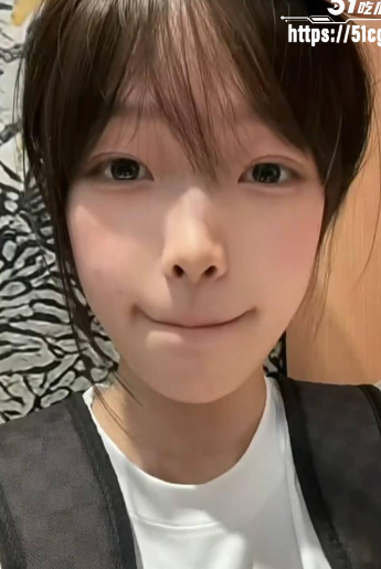 柳州学生 孙莹莹 XX被XXX爆X 07年的稚嫩翘X十分养眼！