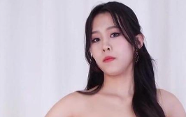 X感舞姬 佳凝 XX舞吸引 身穿黑色袜子制服扭腰摆X 面带X红表情妩媚XX