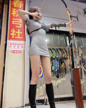 广东* 冯思思 经期*欲倍增 ****血染** *颜****！