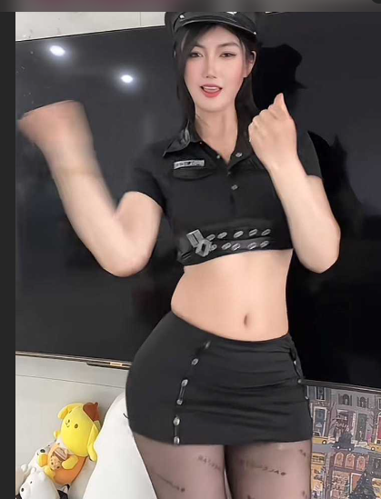 **主播 彭程程 *舞合集 电*扭腰顶胯节奏贼带感 极致曲线看得人欲火焚身