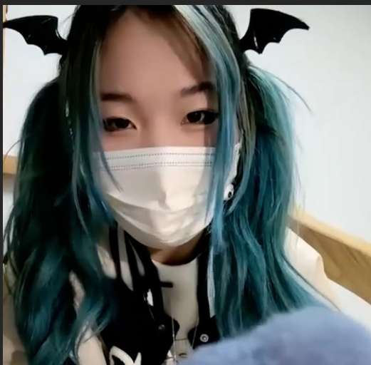 恶魔妹妹 芃芃大人 **疯狂**哥哥 手举内裤美足诱人 极致榨*要人老命