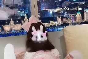 反差福利姬 三岁小宝宝 化身白色袜子兔女郎 ****猛* ****极致反差