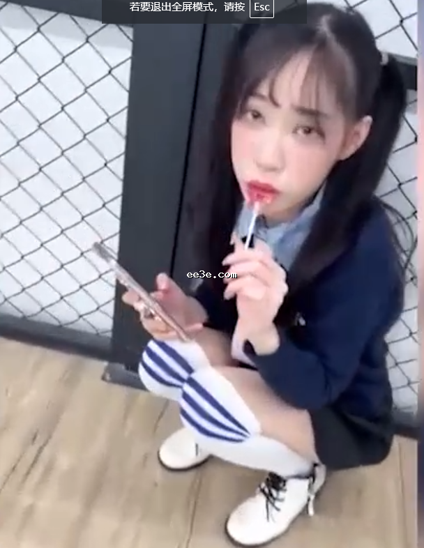 台湾反差嫩妹 艾嫣 娱乐场所唱歌中途被抓进厕所 白袜腿部扛肩* 被*得*水直流