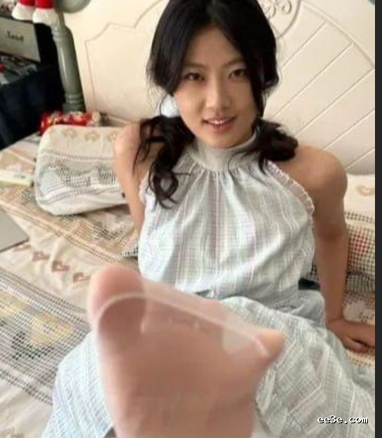 22岁女大学生教崩老头翻车 学员直接把她亲爸崩了 还要买公寓？现世报太快了
