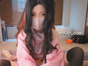 *福利姬 萌宅卡 新作COS祢豆子现世 黑色袜子**** 花式爆***连连！