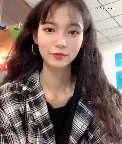 大三** 乔知微 私密自拍 **雾浴*姿 水流冲刷***尖 尽显浴间春*！