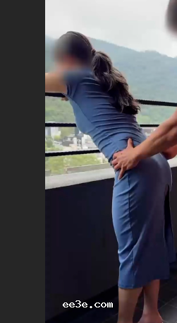 推特*妻 Nina小蜜桃 阳台激情*爱 高撅雪白**被猛*泻火 ****响彻云霄！