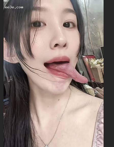 抖音网红 长舌头姐姐 福利合集 ***吮吸** 表情妩*让人*罢不能